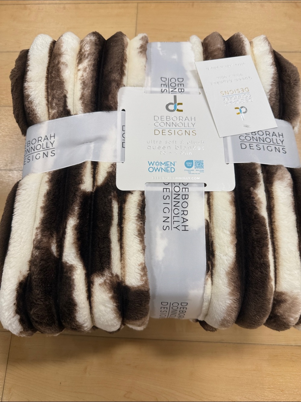 Deborah Connolly plush Faux Fur Bed Blanket - Cream & Brown